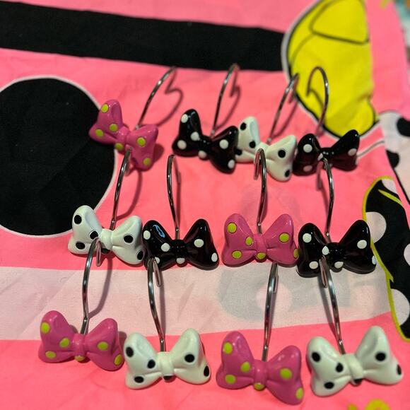 Disney Minnie Mouse microfiber pink shower curtain/bow polka dot curtain hooks - Picture 1 of 8